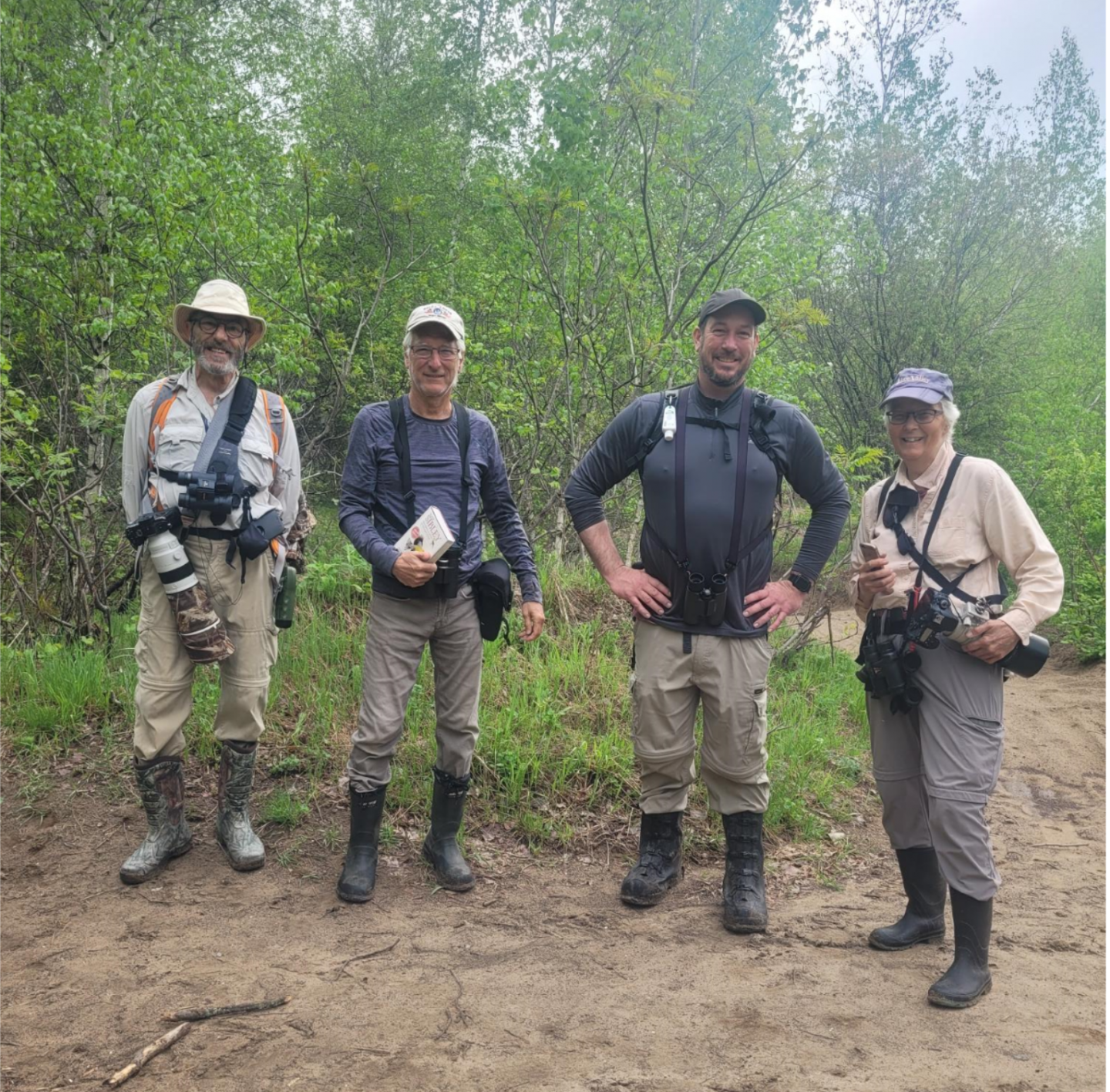 L'équipe Les Chouettes du boisé Sainte-Dorothée participant au Grand Défi QuébecOiseaux 